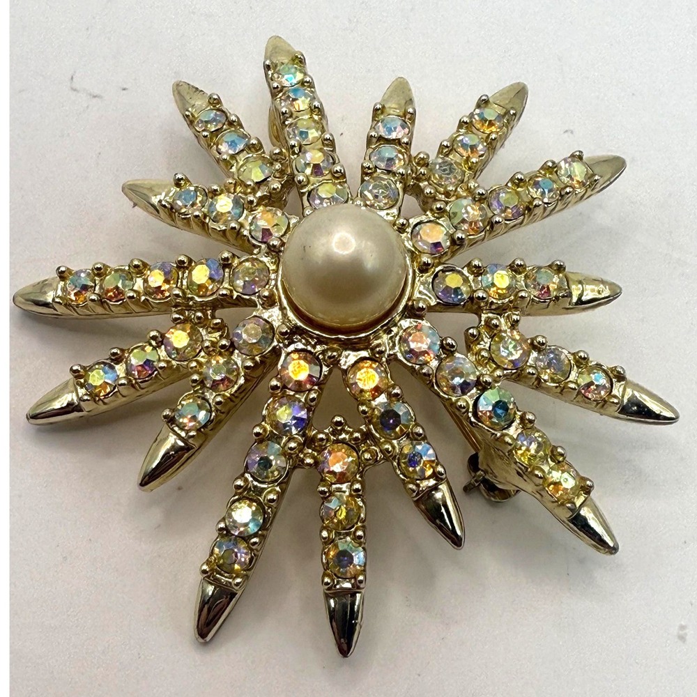 Emmons Rhinestone Starburst Brooch Faux Pearl Center Gold Tone Vintage Pin